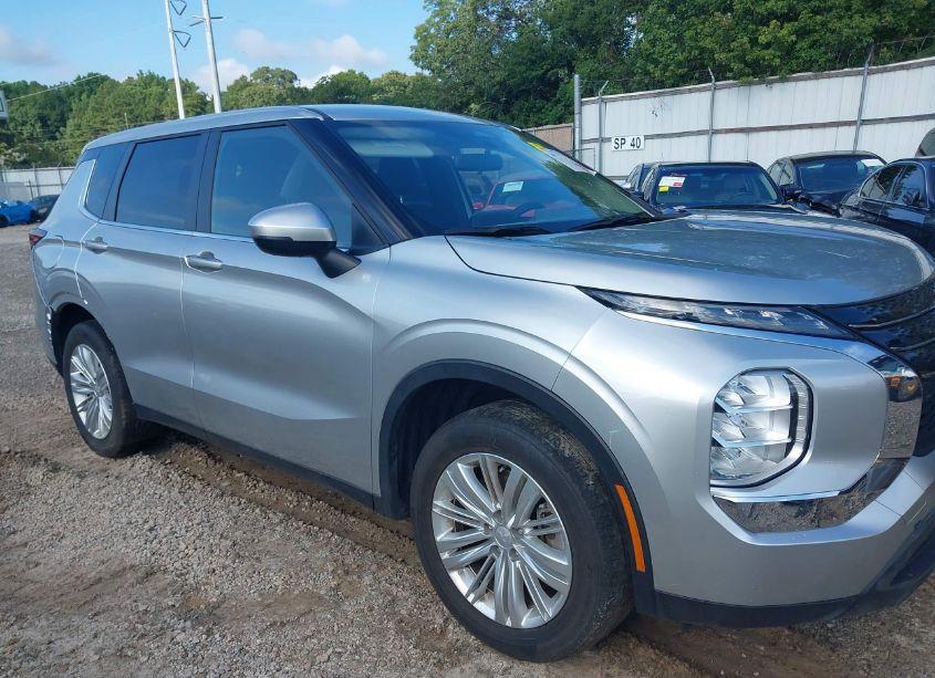 Photo 13 of 2022 Mitsubishi Outlander ES 2.5 2WD (VIN JA4J3TA8XNZ035093)