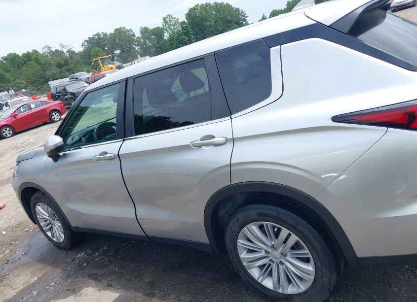 Photo 14 of 2022 Mitsubishi Outlander ES 2.5 2WD (VIN JA4J3TA8XNZ035093)