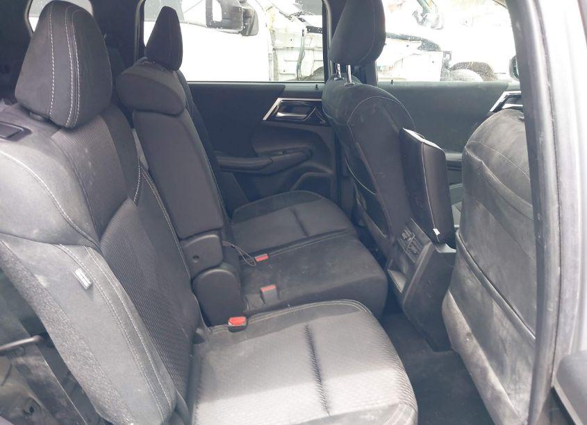 Photo 8 of 2022 Mitsubishi Outlander ES 2.5 2WD (VIN JA4J3TA8XNZ035093)