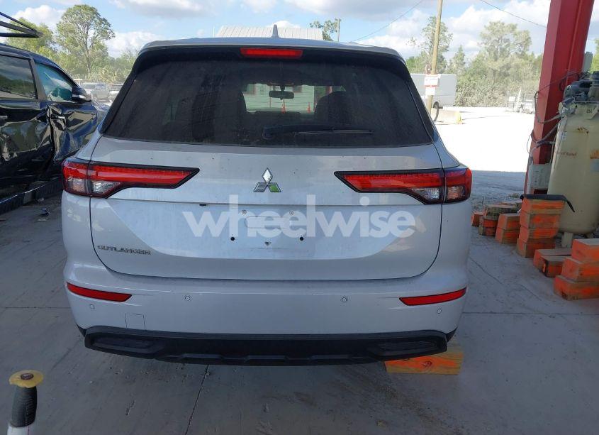 Photo 16 of 2022 Mitsubishi Outlander ES 2.5 2WD (VIN JA4J3TA8XNZ041606)
