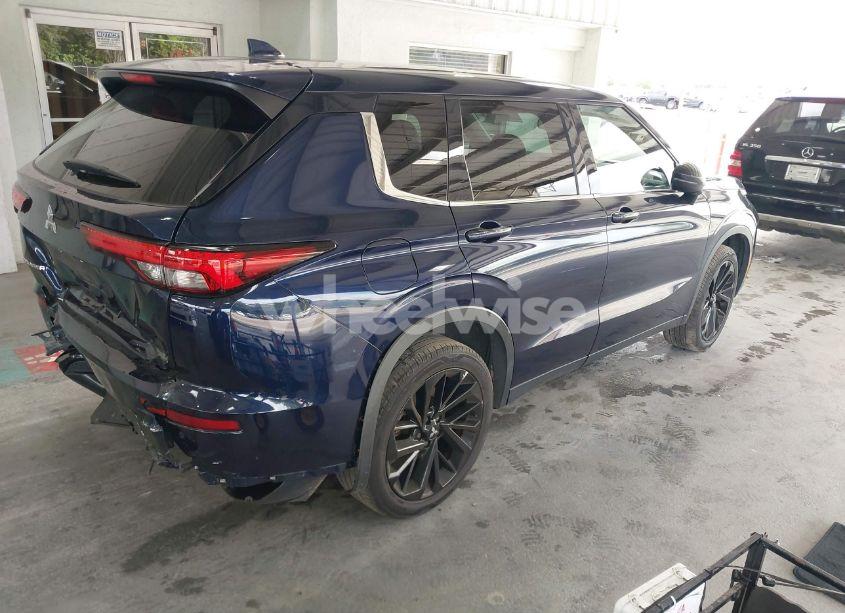 Photo 4 of 2022 Mitsubishi Outlander BLACK EDITION 2WD/SE 2.5 2WD/SE LAUNCH EDITION 2WD (VIN JA4J3UA80NZ065533)