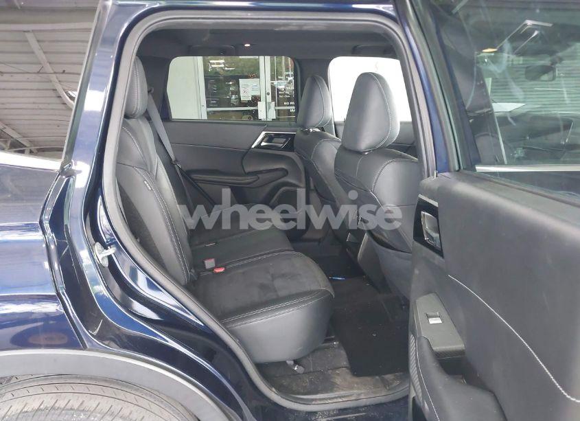 Photo 8 of 2022 Mitsubishi Outlander BLACK EDITION 2WD/SE 2.5 2WD/SE LAUNCH EDITION 2WD (VIN JA4J3UA80NZ065533)