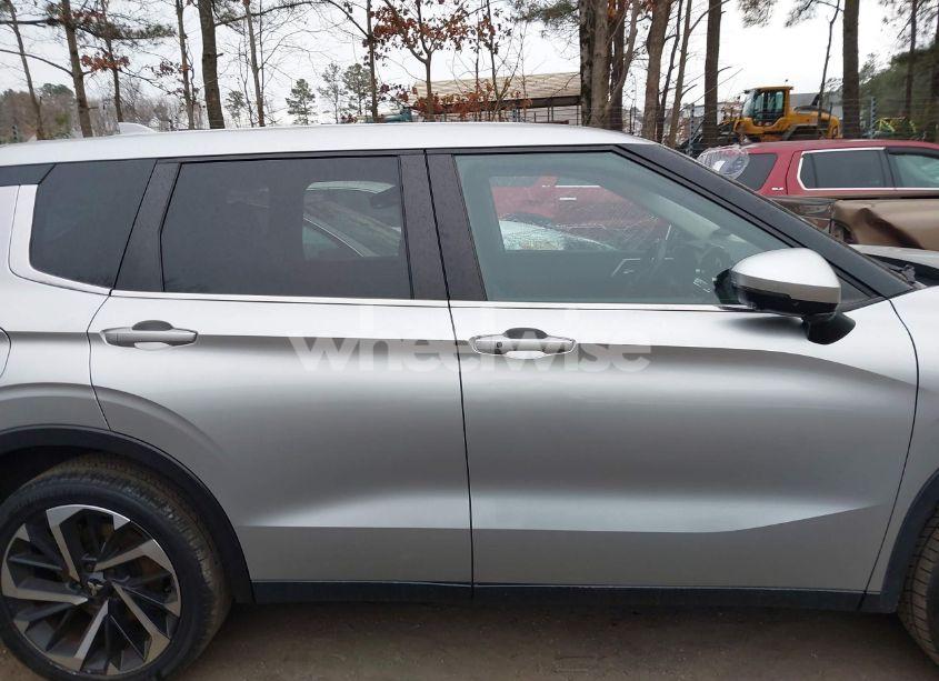 Photo 13 of 2022 Mitsubishi Outlander BLACK EDITION 2WD/SE 2.5 2WD/SE LAUNCH EDITION 2WD (VIN JA4J3UA81NZ025347)