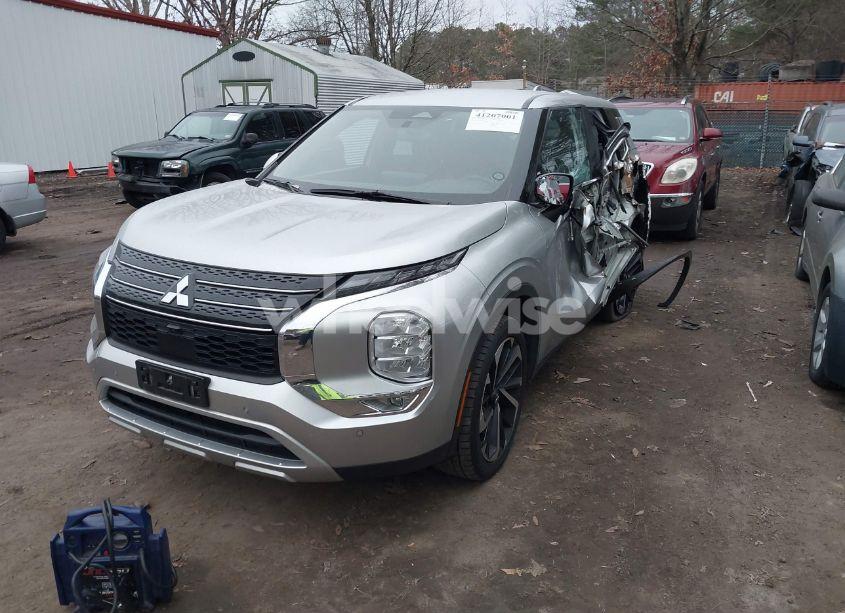 Photo 2 of 2022 Mitsubishi Outlander BLACK EDITION 2WD/SE 2.5 2WD/SE LAUNCH EDITION 2WD (VIN JA4J3UA81NZ025347)