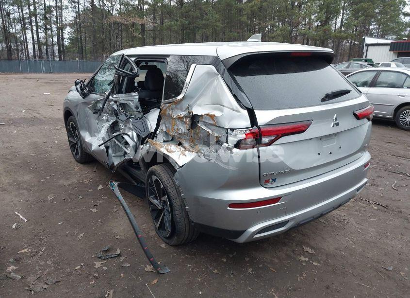 Photo 3 of 2022 Mitsubishi Outlander BLACK EDITION 2WD/SE 2.5 2WD/SE LAUNCH EDITION 2WD (VIN JA4J3UA81NZ025347)