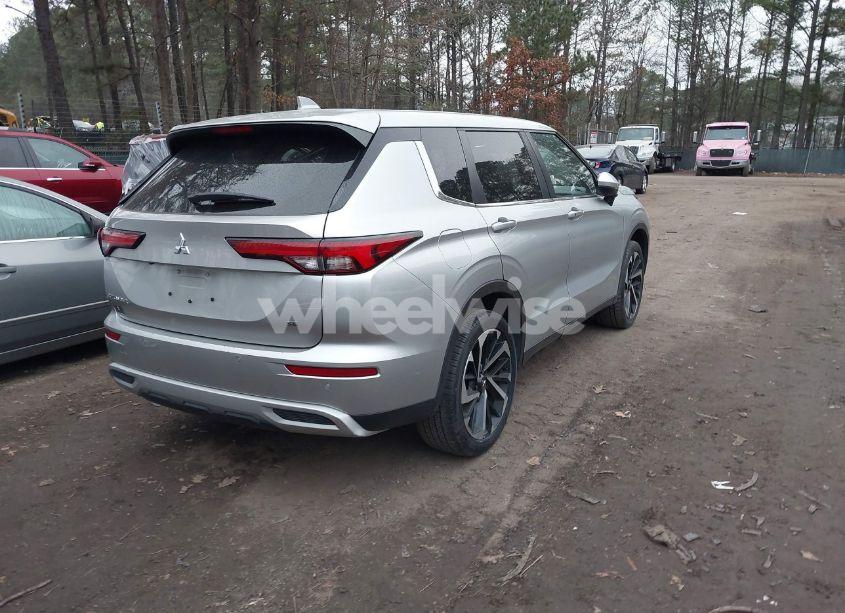 Photo 4 of 2022 Mitsubishi Outlander BLACK EDITION 2WD/SE 2.5 2WD/SE LAUNCH EDITION 2WD (VIN JA4J3UA81NZ025347)