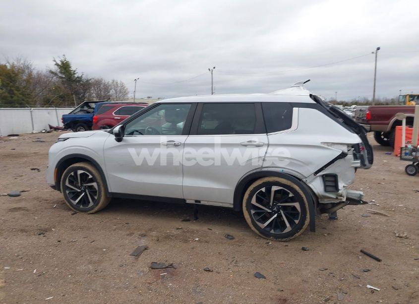 Photo 14 of 2022 Mitsubishi Outlander BLACK EDITION 2WD/SE 2.5 2WD/SE LAUNCH EDITION 2WD (VIN JA4J3UA81NZ027230)