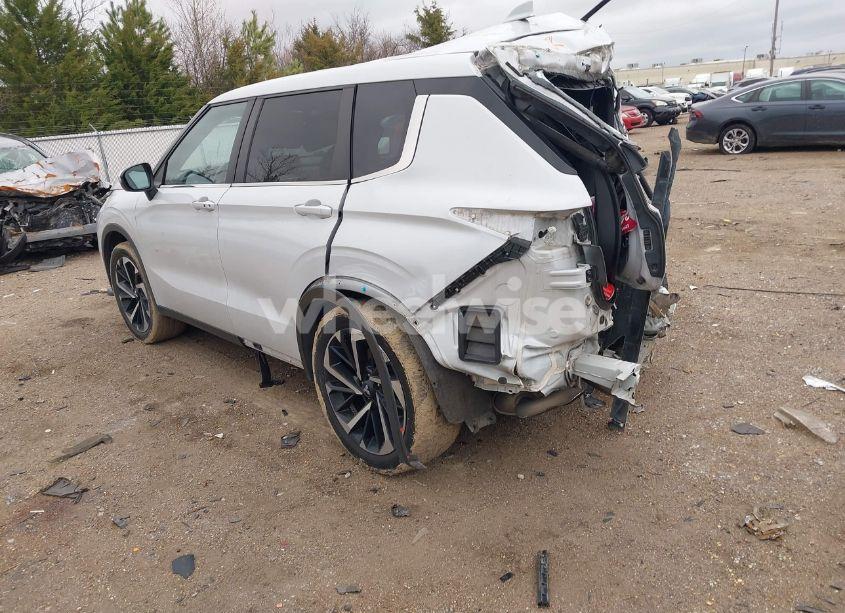 Photo 3 of 2022 Mitsubishi Outlander BLACK EDITION 2WD/SE 2.5 2WD/SE LAUNCH EDITION 2WD (VIN JA4J3UA81NZ027230)