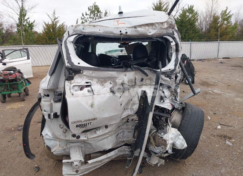 Photo 6 of 2022 Mitsubishi Outlander BLACK EDITION 2WD/SE 2.5 2WD/SE LAUNCH EDITION 2WD (VIN JA4J3UA81NZ027230)