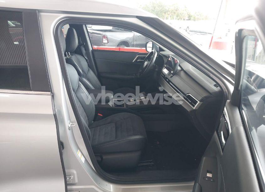 Photo 5 of 2022 Mitsubishi Outlander BLACK EDITION 2WD/SE 2.5 2WD/SE LAUNCH EDITION 2WD (VIN JA4J3UA82NZ009853)