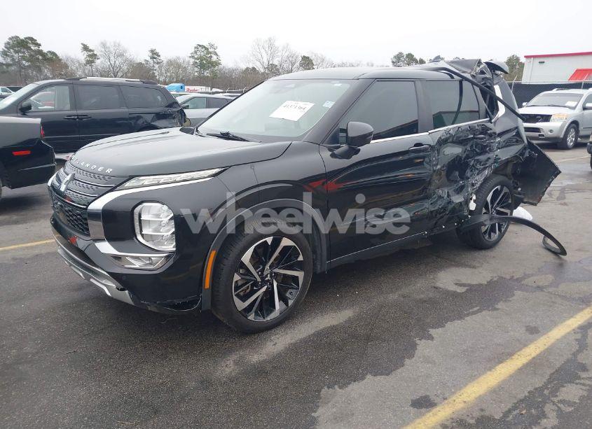 Photo 2 of 2022 Mitsubishi Outlander BLACK EDITION 2WD/SE 2.5 2WD/SE LAUNCH EDITION 2WD (VIN JA4J3UA83NZ030551)