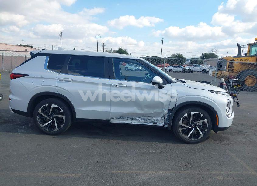 Photo 13 of 2022 Mitsubishi Outlander BLACK EDITION 2WD/SE 2.5 2WD/SE LAUNCH EDITION 2WD (VIN JA4J3UA83NZ091334)