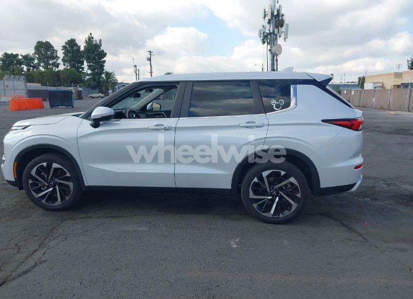 Photo 14 of 2022 Mitsubishi Outlander BLACK EDITION 2WD/SE 2.5 2WD/SE LAUNCH EDITION 2WD (VIN JA4J3UA83NZ091334)