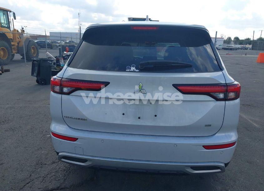 Photo 16 of 2022 Mitsubishi Outlander BLACK EDITION 2WD/SE 2.5 2WD/SE LAUNCH EDITION 2WD (VIN JA4J3UA83NZ091334)