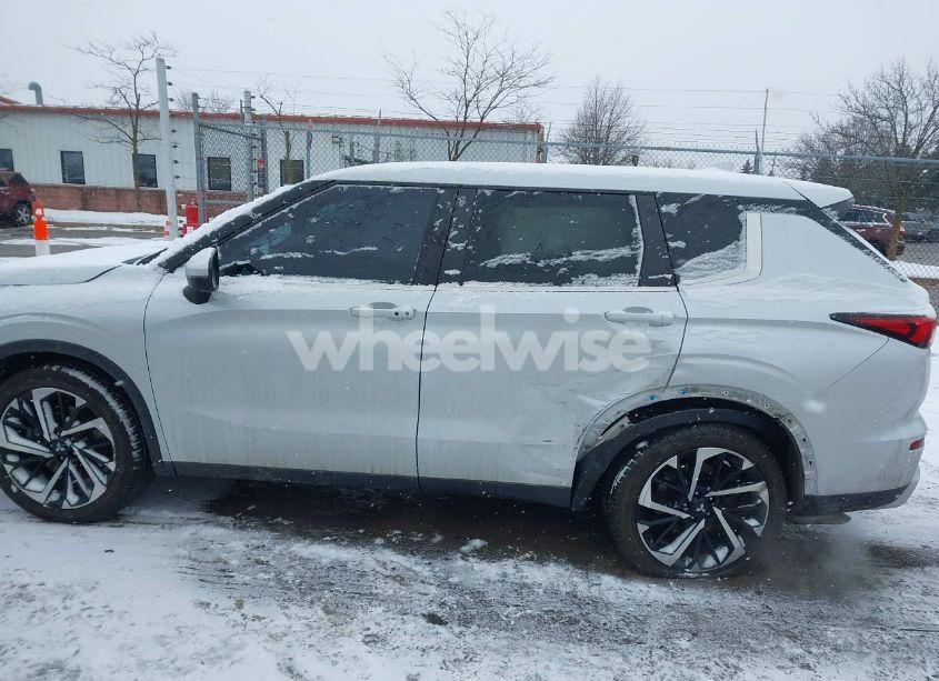 Photo 14 of 2022 Mitsubishi Outlander SE 2.5 2WD (VIN JA4J3UA84NZ010681)