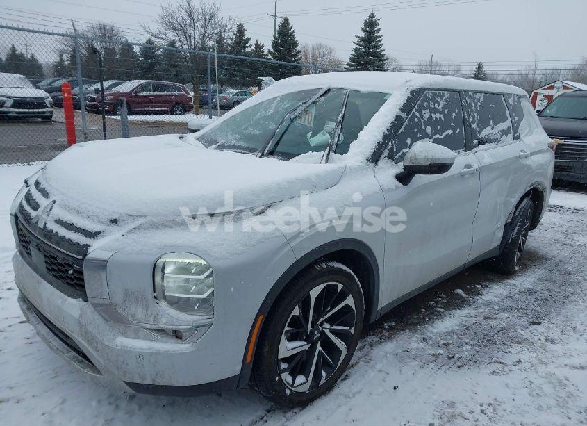 Photo 2 of 2022 Mitsubishi Outlander SE 2.5 2WD (VIN JA4J3UA84NZ010681)