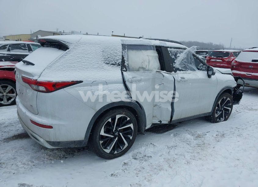 Photo 4 of 2022 Mitsubishi Outlander SE 2.5 2WD (VIN JA4J3UA84NZ010681)
