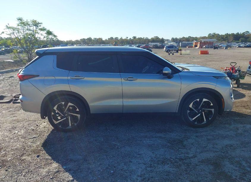 Photo 14 of 2022 Mitsubishi Outlander SE 2.5 2WD (VIN JA4J3UA85NZ045200)
