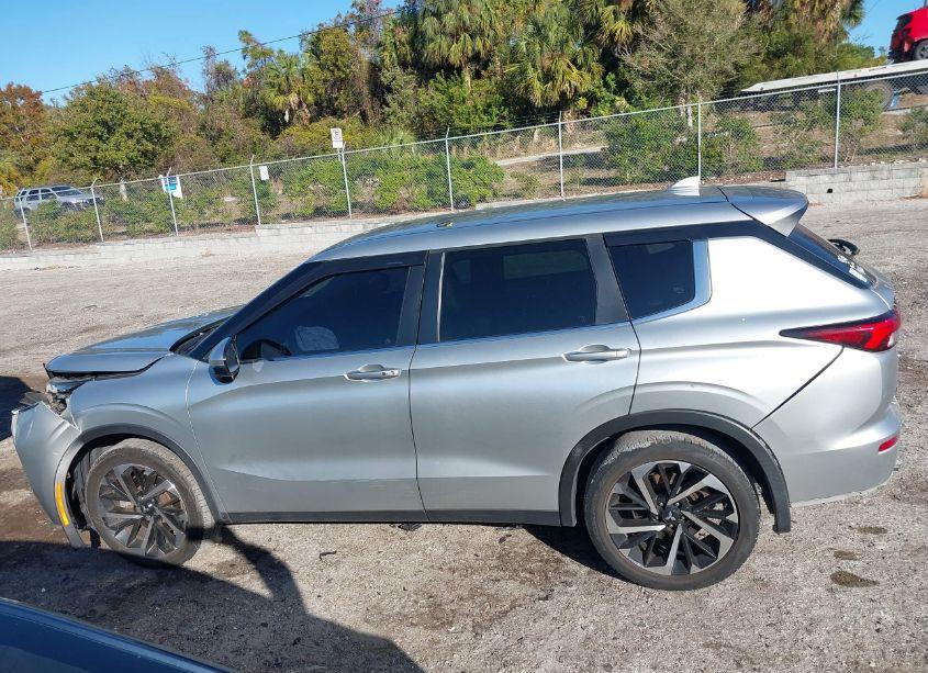 Photo 15 of 2022 Mitsubishi Outlander SE 2.5 2WD (VIN JA4J3UA85NZ045200)