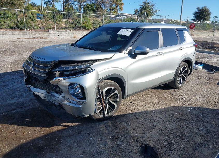 Photo 2 of 2022 Mitsubishi Outlander SE 2.5 2WD (VIN JA4J3UA85NZ045200)