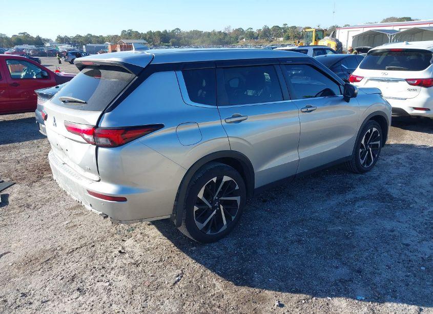 Photo 4 of 2022 Mitsubishi Outlander SE 2.5 2WD (VIN JA4J3UA85NZ045200)