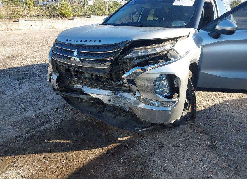 Photo 6 of 2022 Mitsubishi Outlander SE 2.5 2WD (VIN JA4J3UA85NZ045200)