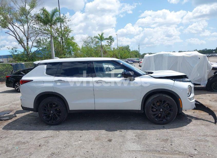 Photo 13 of 2022 Mitsubishi Outlander BLACK EDITION 2WD/SE 2.5 2WD/SE LAUNCH EDITION 2WD (VIN JA4J3UA85NZ055855)