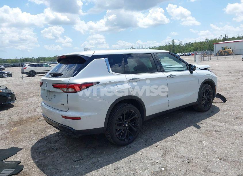 Photo 4 of 2022 Mitsubishi Outlander BLACK EDITION 2WD/SE 2.5 2WD/SE LAUNCH EDITION 2WD (VIN JA4J3UA85NZ055855)