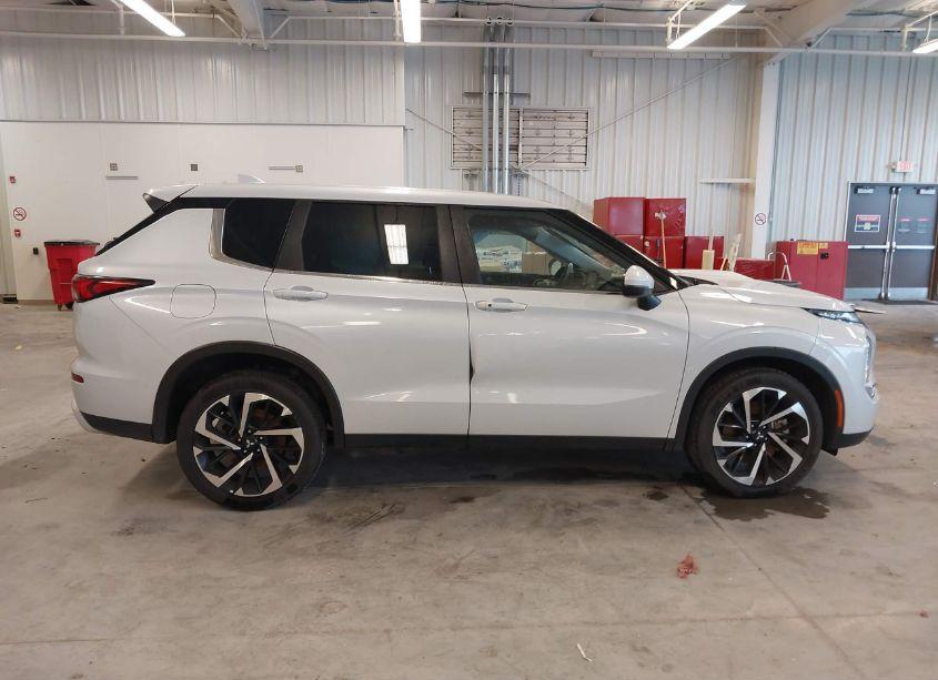 Photo 12 of 2023 Mitsubishi Outlander SE 2.5 2WD/SE BLACK EDITION 2WD/SE SPECIAL EDITION 2WD (VIN JA4J3UA86PZ026755)