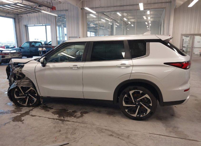 Photo 13 of 2023 Mitsubishi Outlander SE 2.5 2WD/SE BLACK EDITION 2WD/SE SPECIAL EDITION 2WD (VIN JA4J3UA86PZ026755)