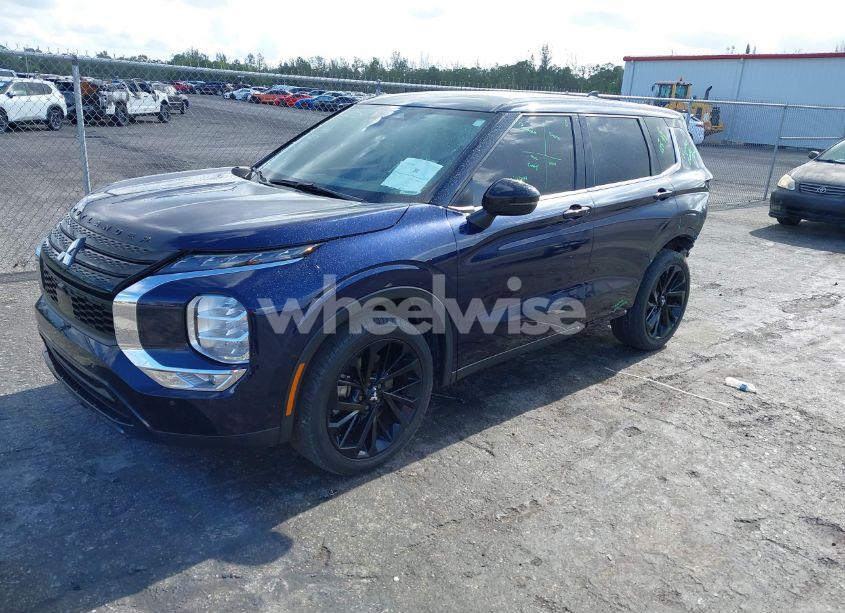 Photo 2 of 2022 Mitsubishi Outlander BLACK EDITION 2WD/SE 2.5 2WD/SE LAUNCH EDITION 2WD (VIN JA4J3UA87NZ089912)