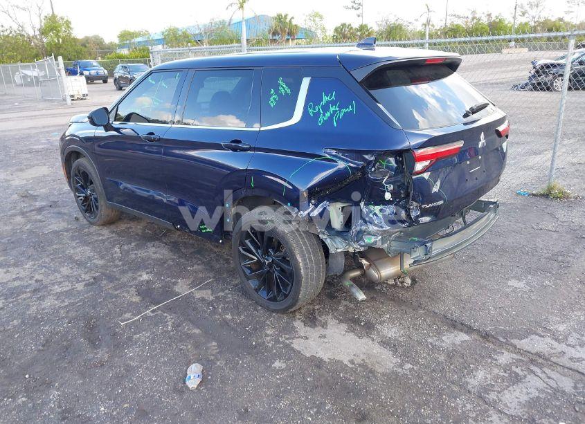 Photo 3 of 2022 Mitsubishi Outlander BLACK EDITION 2WD/SE 2.5 2WD/SE LAUNCH EDITION 2WD (VIN JA4J3UA87NZ089912)