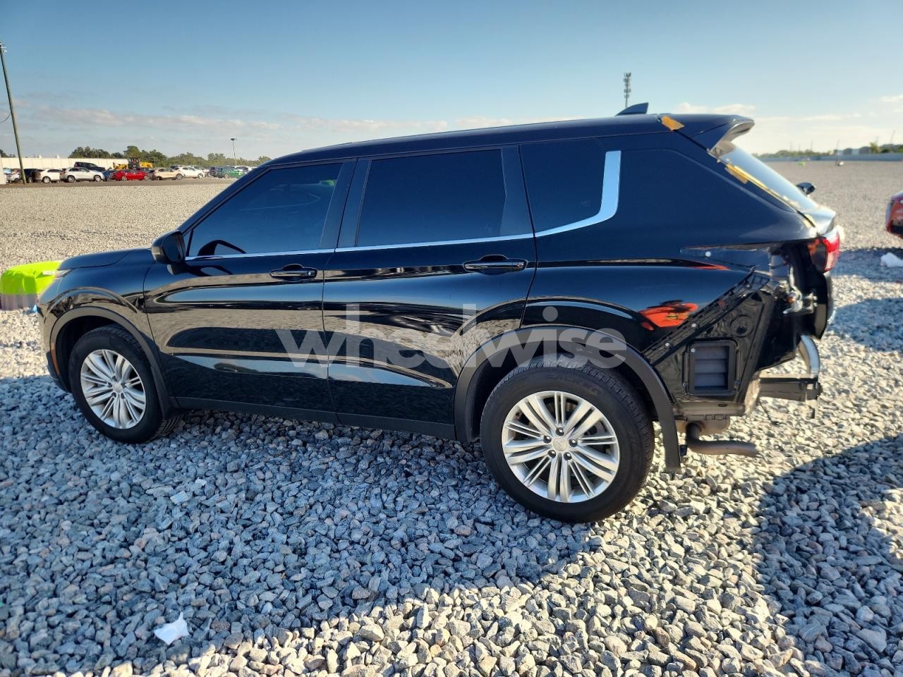 Photo 2 of 2024 MITSUBISHI OUTLANDER ES (VIN JA4J3UA87RZ069813)