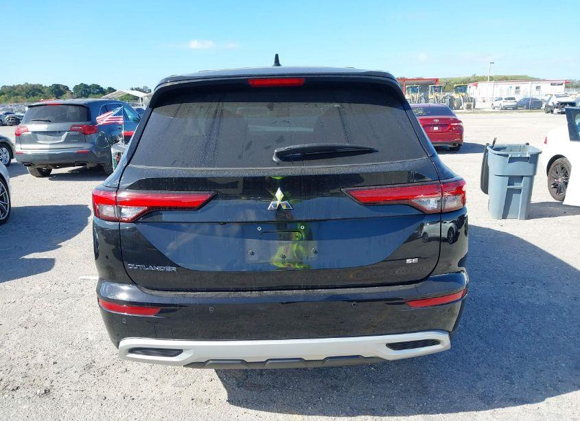 Photo 16 of 2022 Mitsubishi Outlander SE 2.5 2WD (VIN JA4J3UA88NZ037401)