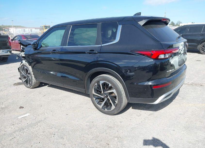 Photo 3 of 2022 Mitsubishi Outlander SE 2.5 2WD (VIN JA4J3UA88NZ037401)