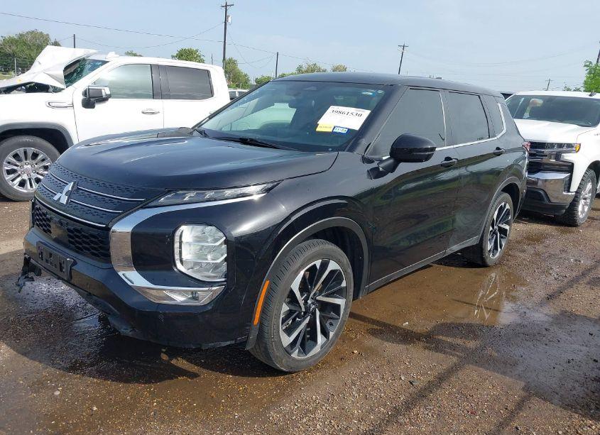 Photo 2 of 2022 Mitsubishi Outlander BLACK EDITION 2WD/SE 2.5 2WD/SE LAUNCH EDITION 2WD (VIN JA4J3UA88NZ089210)
