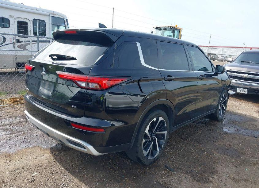Photo 4 of 2022 Mitsubishi Outlander BLACK EDITION 2WD/SE 2.5 2WD/SE LAUNCH EDITION 2WD (VIN JA4J3UA88NZ089210)