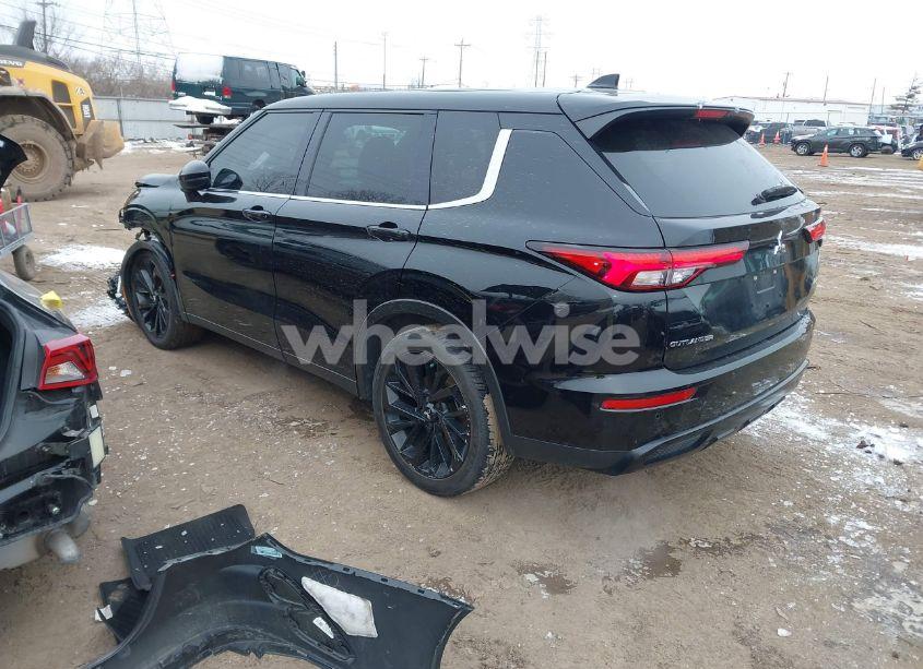 Photo 3 of 2022 Mitsubishi Outlander BLACK EDITION 2WD/SE 2.5 2WD/SE LAUNCH EDITION 2WD (VIN JA4J3UA88NZ089515)