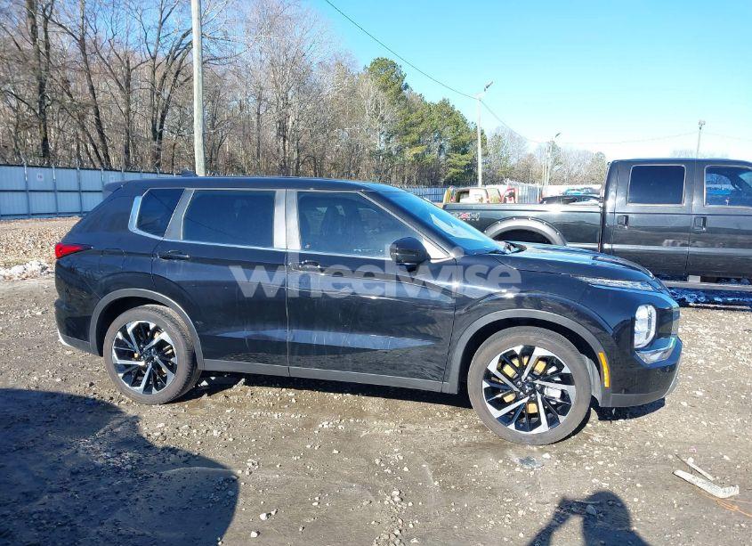 Photo 13 of 2023 Mitsubishi Outlander SE 2.5 2WD/SE BLACK EDITION 2WD/SE SPECIAL EDITION 2WD (VIN JA4J3UA88PZ048353)