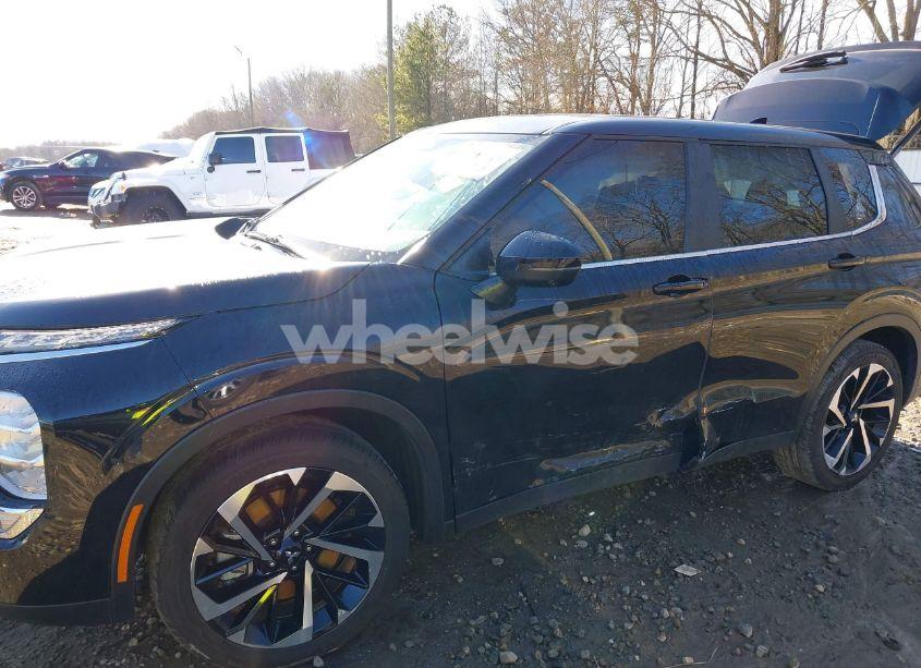 Photo 6 of 2023 Mitsubishi Outlander SE 2.5 2WD/SE BLACK EDITION 2WD/SE SPECIAL EDITION 2WD (VIN JA4J3UA88PZ048353)