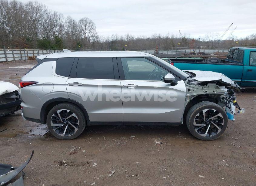 Photo 13 of 2022 Mitsubishi Outlander BLACK EDITION 2WD/SE 2.5 2WD/SE LAUNCH EDITION 2WD (VIN JA4J3UA89NZ024351)