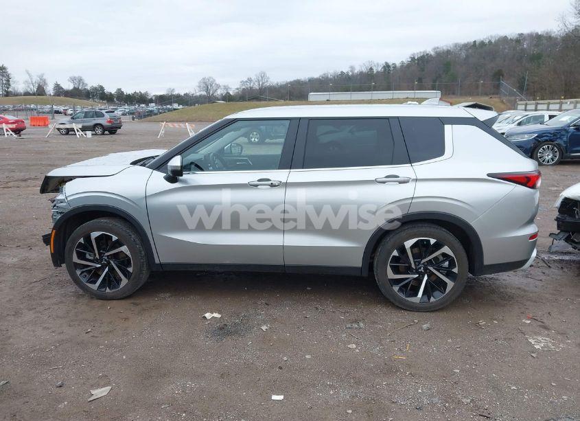 Photo 14 of 2022 Mitsubishi Outlander BLACK EDITION 2WD/SE 2.5 2WD/SE LAUNCH EDITION 2WD (VIN JA4J3UA89NZ024351)