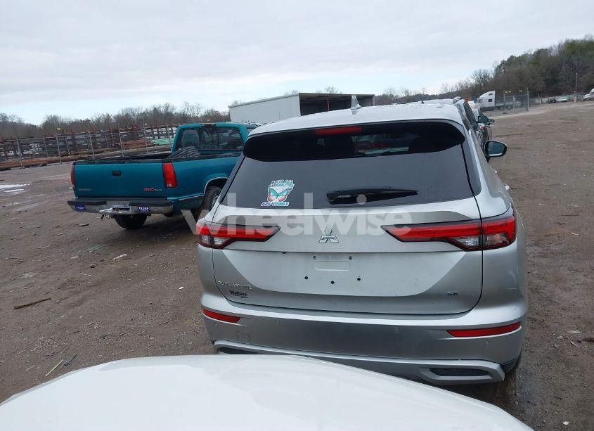 Photo 16 of 2022 Mitsubishi Outlander BLACK EDITION 2WD/SE 2.5 2WD/SE LAUNCH EDITION 2WD (VIN JA4J3UA89NZ024351)