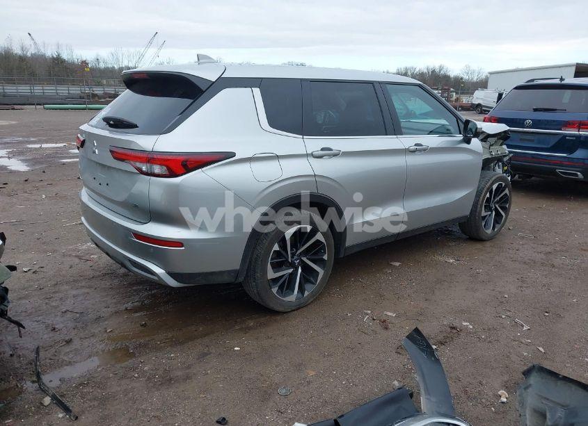 Photo 4 of 2022 Mitsubishi Outlander BLACK EDITION 2WD/SE 2.5 2WD/SE LAUNCH EDITION 2WD (VIN JA4J3UA89NZ024351)