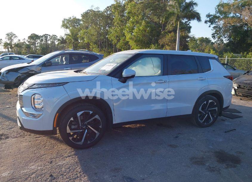 Photo 14 of 2023 Mitsubishi Outlander SE 2.5 2WD/SE BLACK EDITION 2WD/SE SPECIAL EDITION 2WD (VIN JA4J3UA89PZ014051)