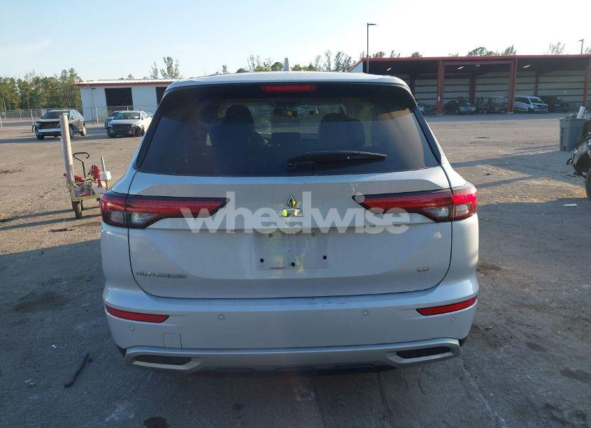 Photo 16 of 2023 Mitsubishi Outlander SE 2.5 2WD/SE BLACK EDITION 2WD/SE SPECIAL EDITION 2WD (VIN JA4J3UA89PZ014051)