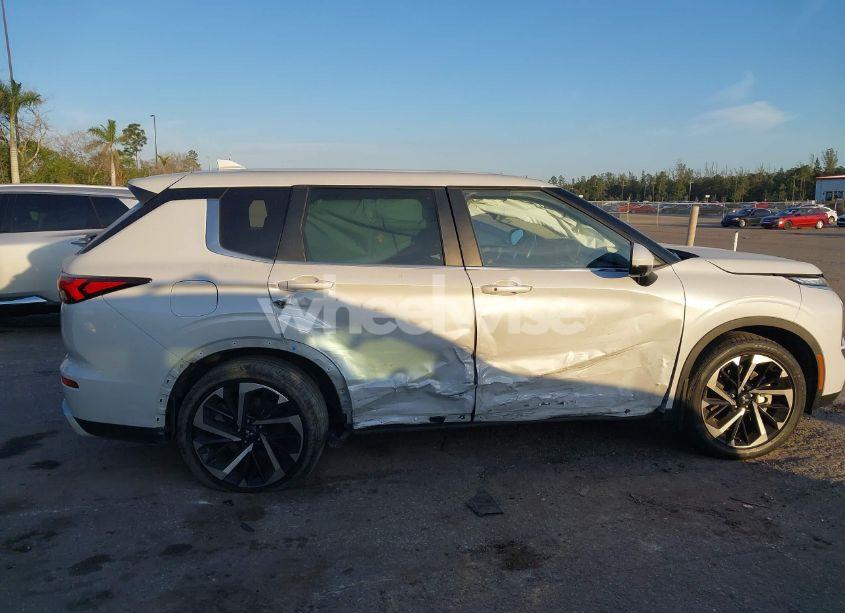 Photo 6 of 2023 Mitsubishi Outlander SE 2.5 2WD/SE BLACK EDITION 2WD/SE SPECIAL EDITION 2WD (VIN JA4J3UA89PZ014051)