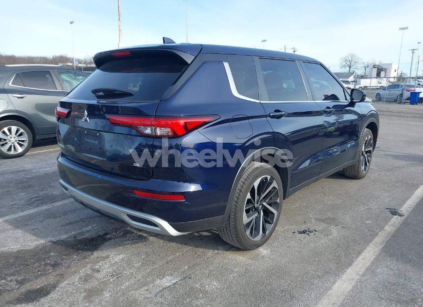 Photo 4 of 2022 Mitsubishi Outlander BLACK EDITION 2WD/SE 2.5 2WD/SE LAUNCH EDITION 2WD (VIN JA4J3UA8XNZ017991)