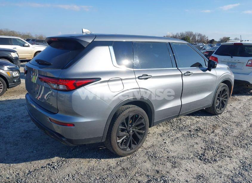 Photo 4 of 2023 Mitsubishi Outlander SE 2.5 2WD/SE BLACK EDITION 2WD/SE SPECIAL EDITION 2WD (VIN JA4J3UA8XPZ016861)