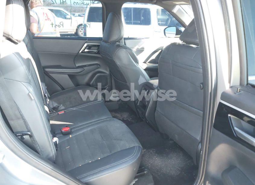 Photo 8 of 2023 Mitsubishi Outlander SE 2.5 2WD/SE BLACK EDITION 2WD/SE SPECIAL EDITION 2WD (VIN JA4J3UA8XPZ016861)